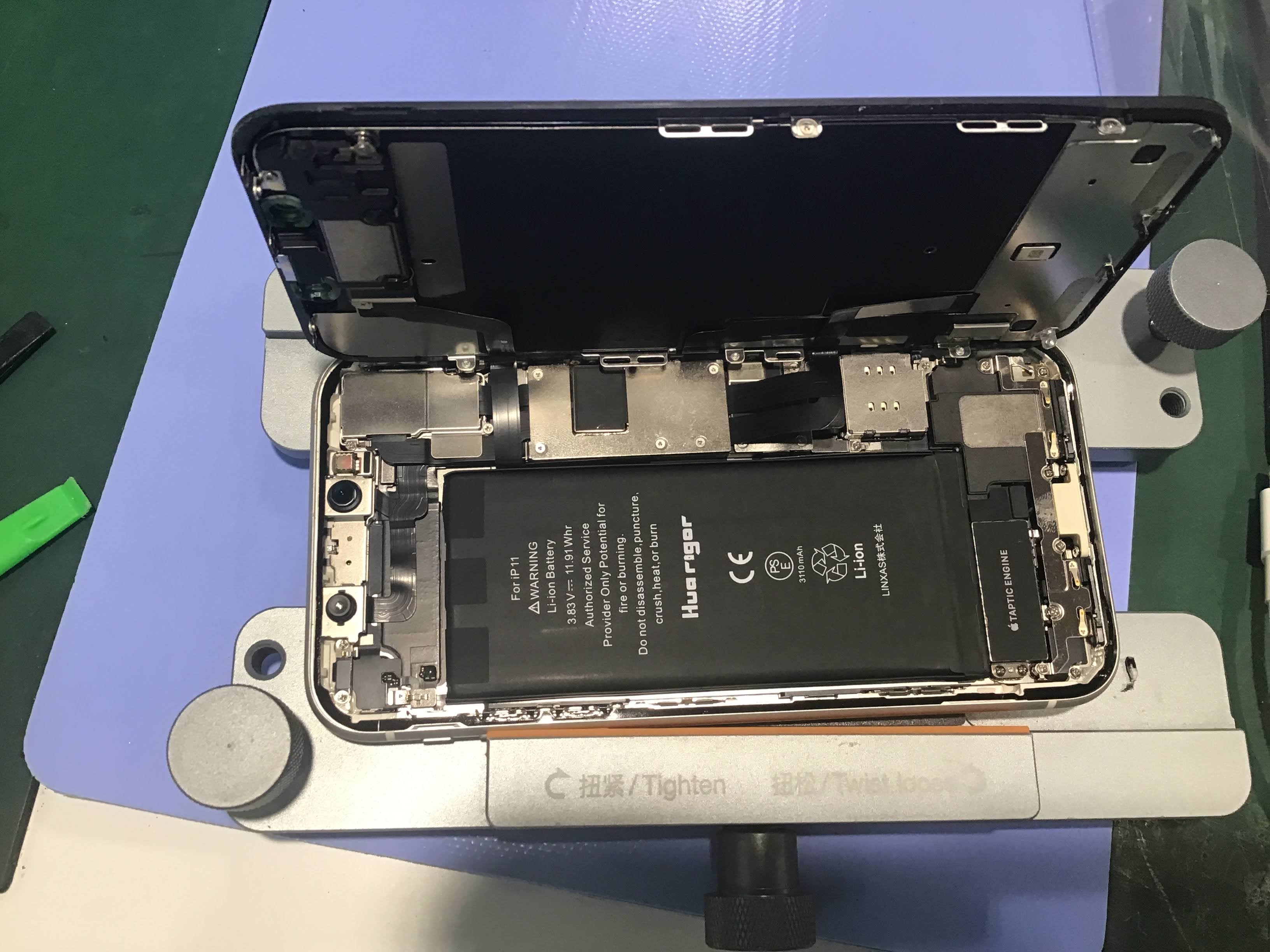 iPhone11のバッテリー交換は、データそのまま・即日修理のスマホ修理工房グランデュオ蒲田店へ！